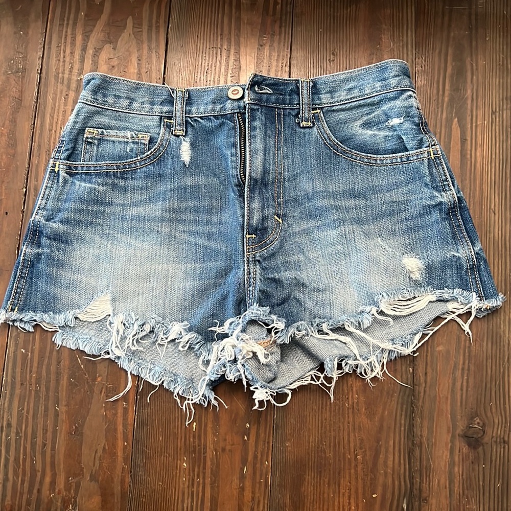 Hollister distressed short high rise